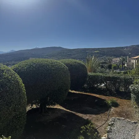 Ikaros Agia Triada